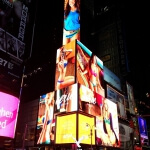 Eine große Werbetafel auf dem Times Square in New York, 2013.