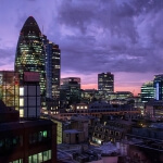 Londoner Skyline bei Nacht.