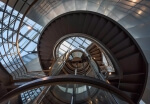 Ein Bild einer Wendeltreppe im Gebäude des Schokoladenmuseums Köln.